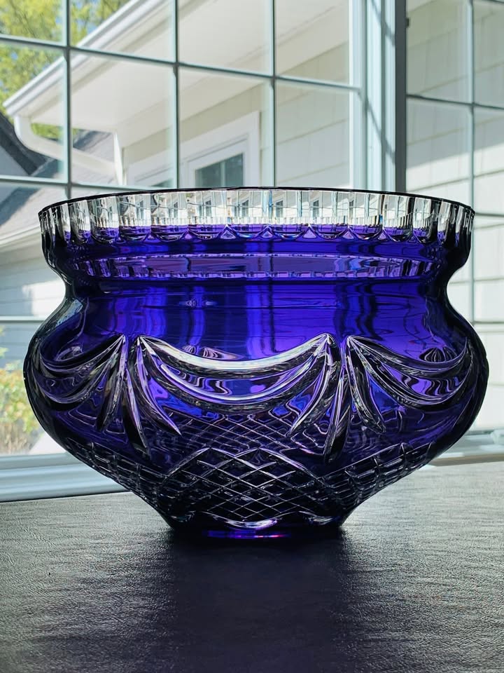 EXQUISITE Bohemian Crystal Bowl (RARE); Royal Purple; Large Size; MINT Condition - Image 4