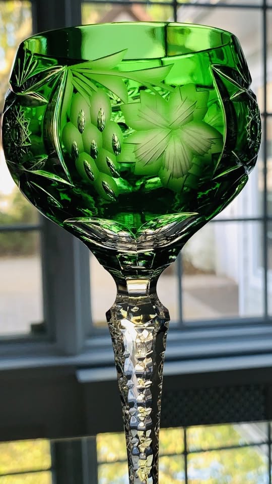 Set of 8 Nachtmann (Germany) "Traube" Emerald Crystal Wine Hocks; 8.25 Tall; PRISTINE - Image 2
